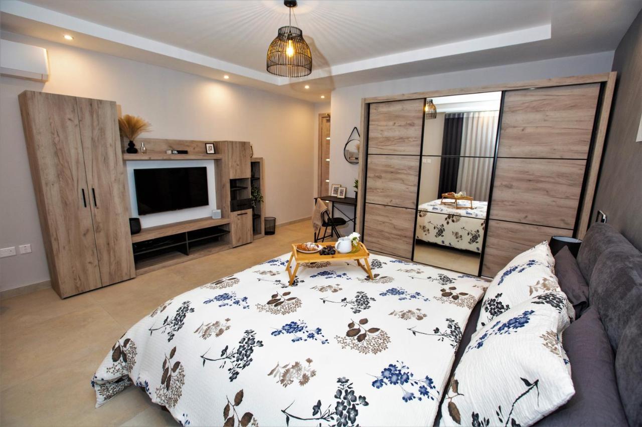 Honeycomb Designer Apartment St. Paul's Bay Bagian luar foto